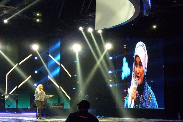 Tampil Enjoy, Bening...