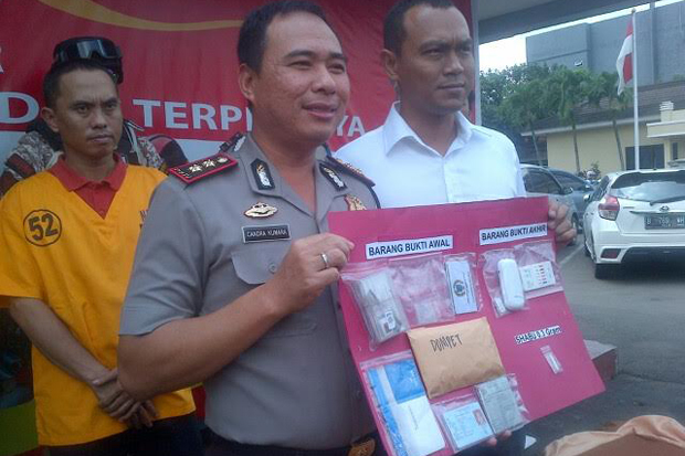 Selama Jadi Buronan,...