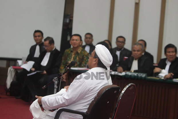 Di Sidang, Kuasa Hukum...