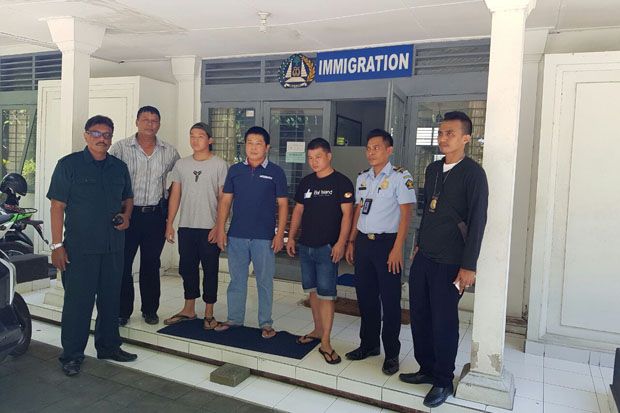 Polisi Tangkap Tiga...