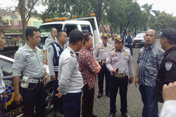 Satpam Kompleks Taman...