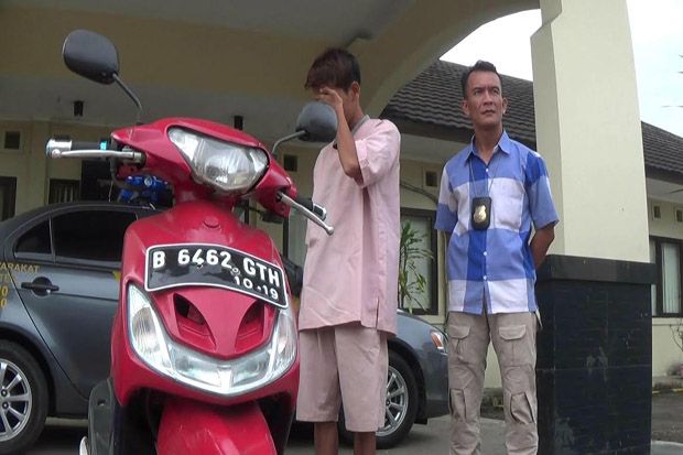 Ingin Punya Motor, Pemuda...