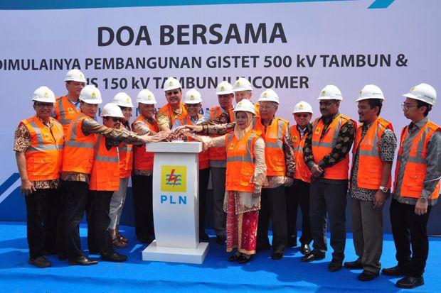 PLN Bangun Gardu Induk...
