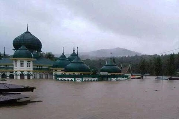 Banjir Rendam Limapuluh...