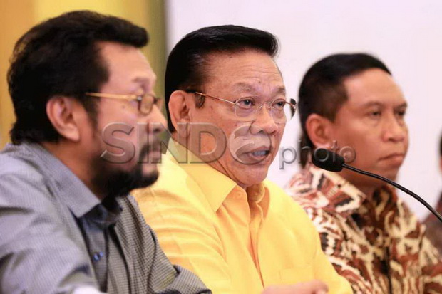 Agung Laksono Minta...