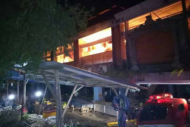 Puluhan Kios Pasar Kidul...