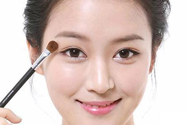 8 Langkah Make Up untuk...