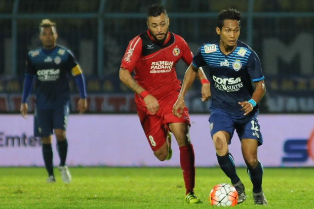 Semen Padang Tersingkir,...