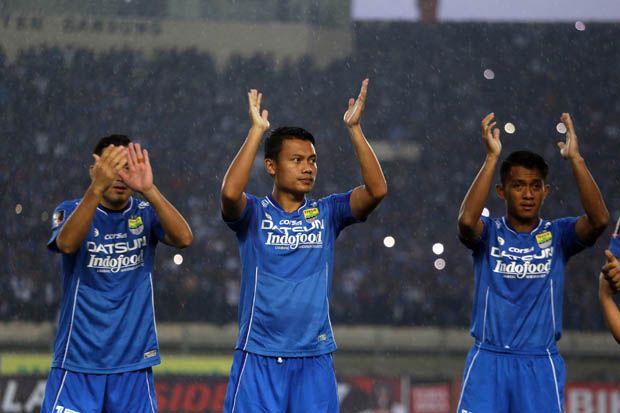 Mempertahankan Gelar...