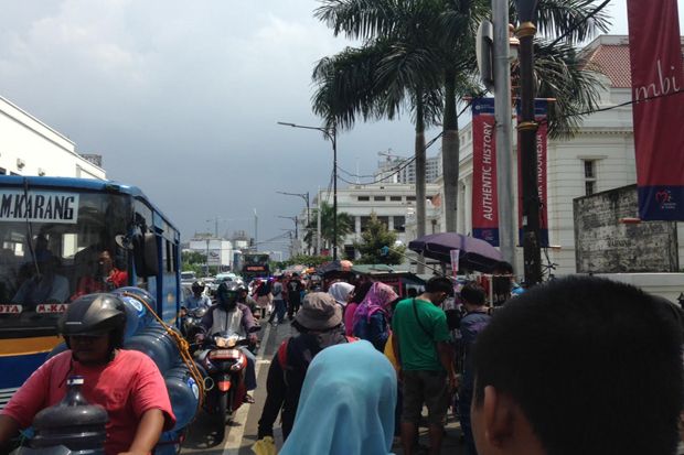 PKL Resmi Kota Tua Diusir...