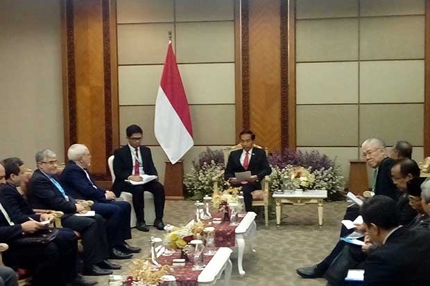 Jokowi Temui Presiden...