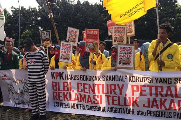 Mahasiswa Desak KPK...