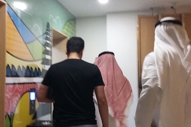 Datangi Pelaku Teror...