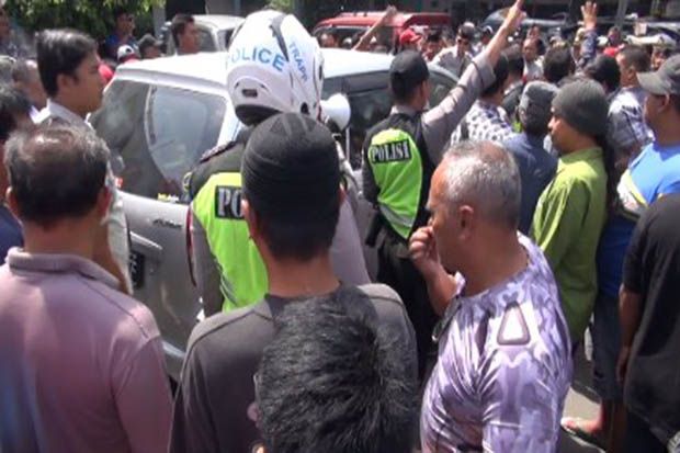 Demo Tolak Angkutan...