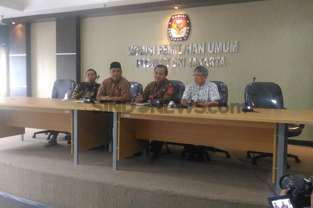 Ikut Rapat Internal...