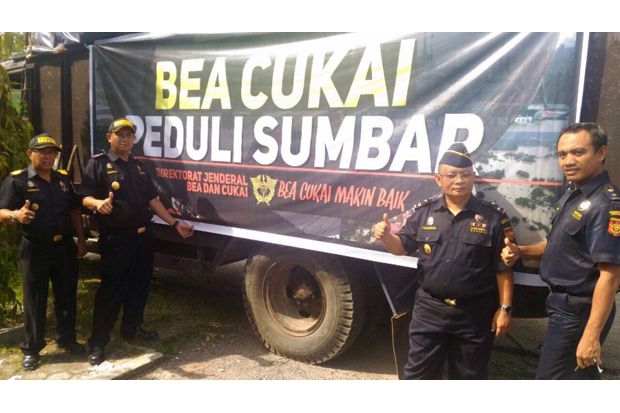 Bea Cukai Bantu Korban...
