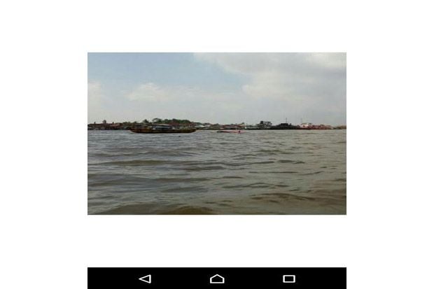 Diterjang Ombak, Speedboat...