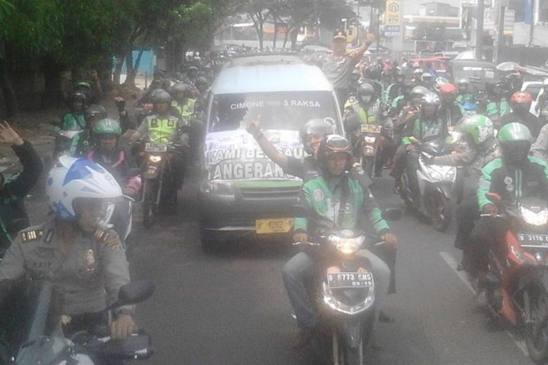 Berdamai, Angkot dan...