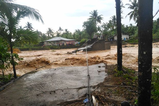 Diterjang Banjir Bandang,...