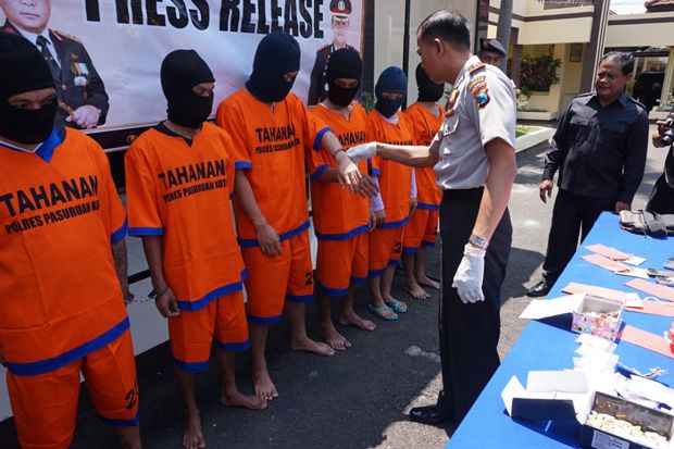 Tergiur Dapat Uang Cepat,...