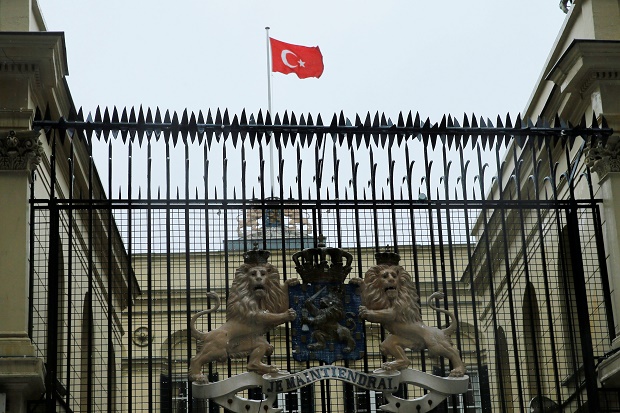 Belanda: Turki Harus...