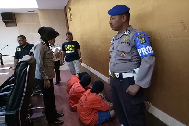 Dua Pelajar Tewas dan...