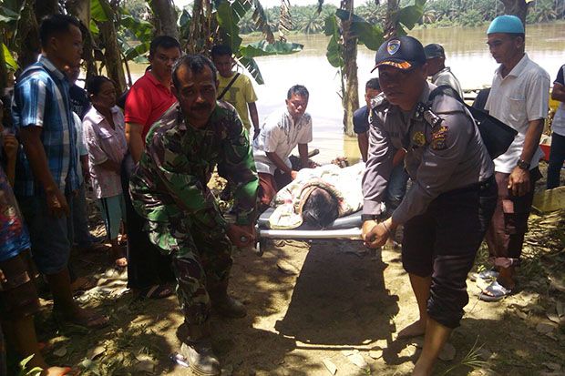 Dua Pengungsi Banjir...