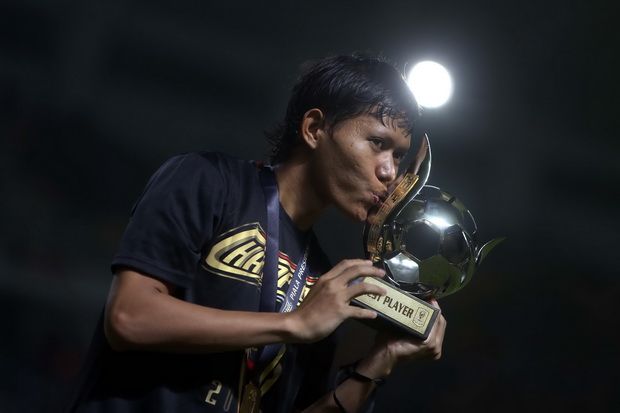 Jadi Pemain Terbaik,...