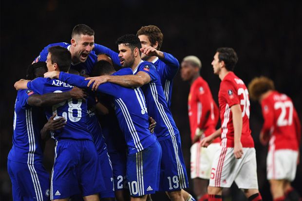Manchester United Bertekuk...