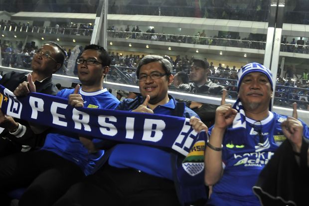Gubernur Jabar Sambut...