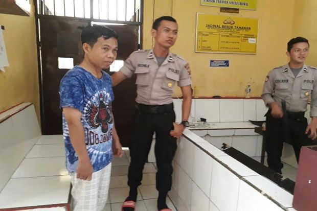 Disodomi Pegawai Rumah...