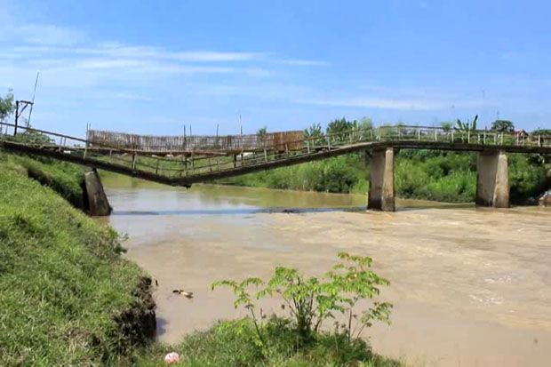 Jembatan Penghubung...
