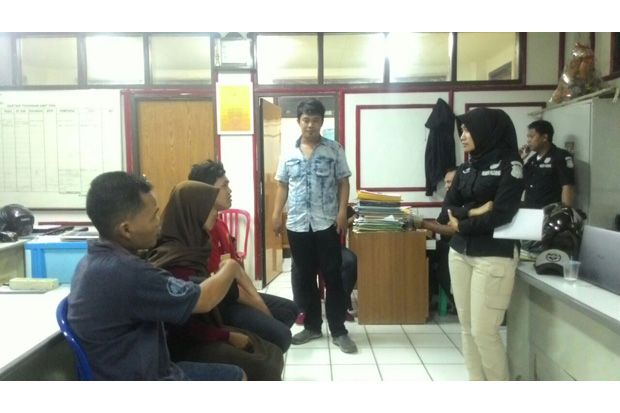 Pulang Sekolah, Siswi...