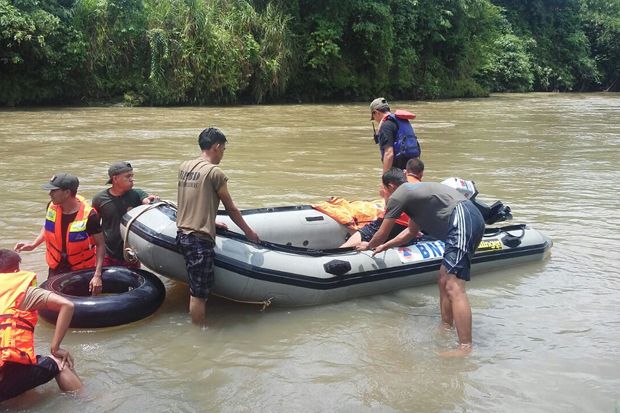 Tolong Dua Anaknya yang...
