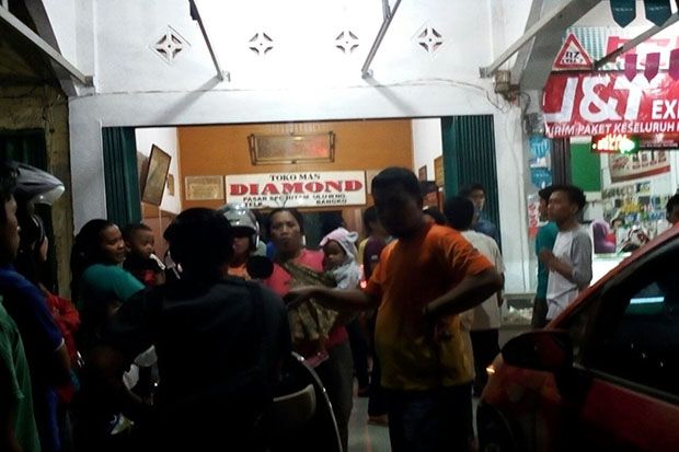 Empat Perampok Bersenpi...