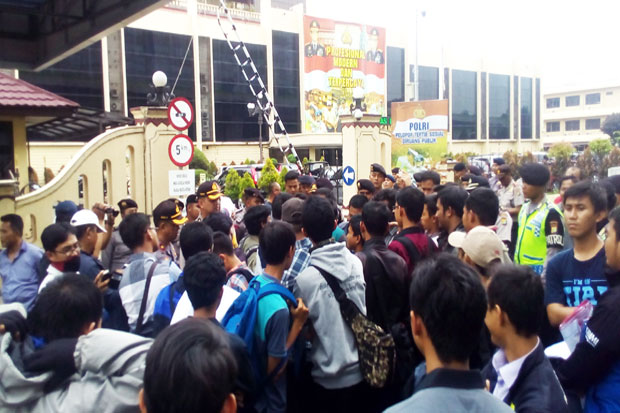 Hinder TPPU Demo, Police...