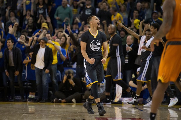Warriors Hajar Bucks...