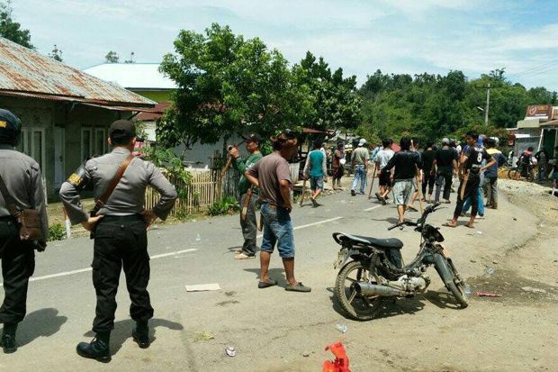 Bentrokan Pecah di Kerinci,...