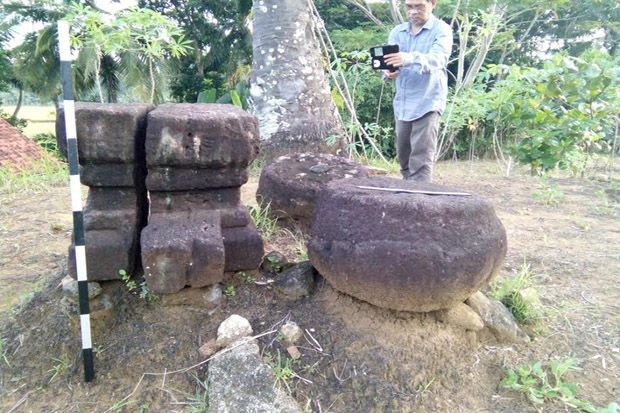 Ditemukan Tiga Bangunan...