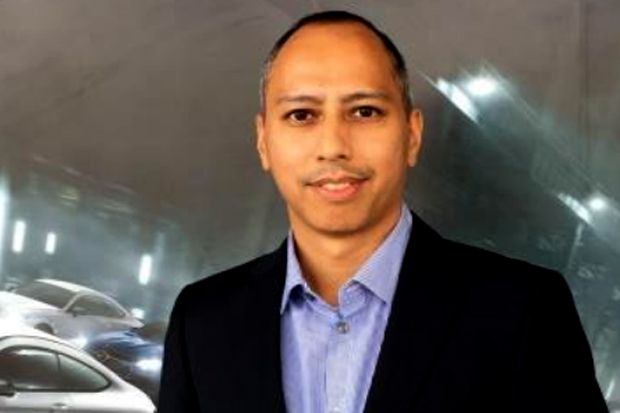 Mercedes-Benz Tunjuk...