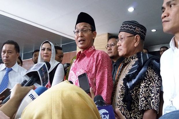 Pengacara Ahok Tak Konsisten,...
