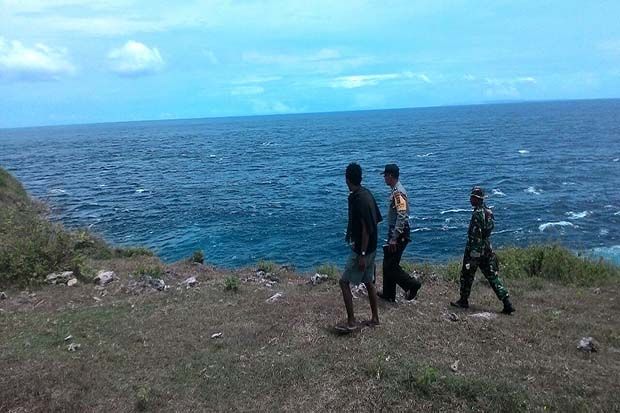 Jatuh dari Tebing saat...