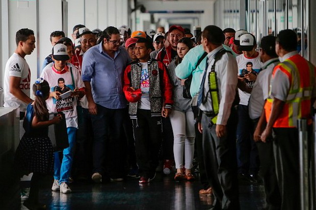Pulang Tanpa Gelar,...