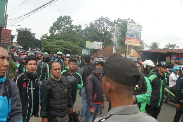 Angkot dan Ojek Online...
