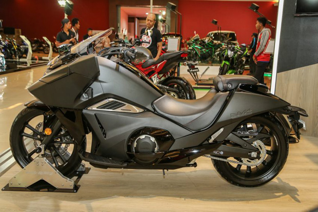 Honda NM4 Vultus Ghost...