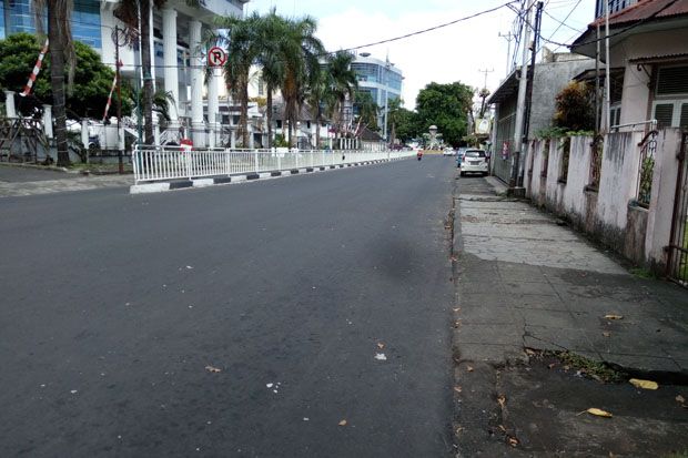 Sopir Angkot dan Taksi...