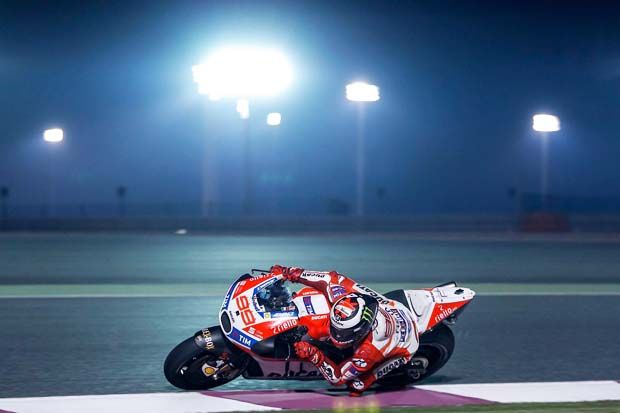 Lorenzo: Yamaha Memperlakukan...