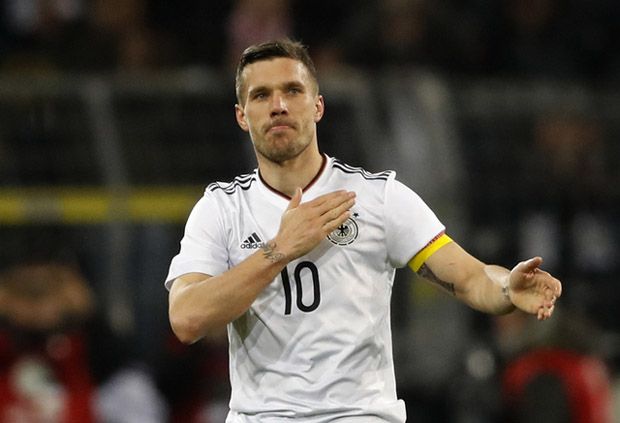 Akhir Tugas Lukas Podolski...