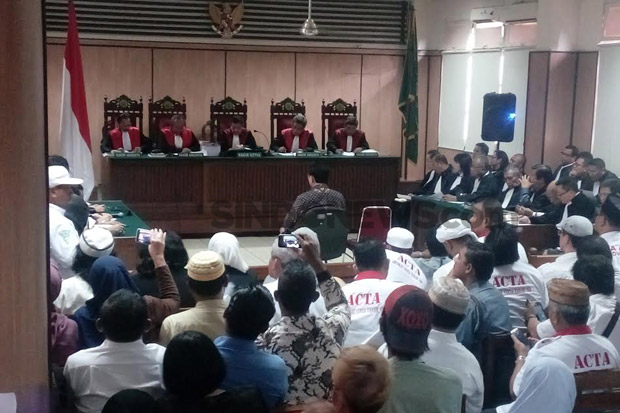Libur Nasional, Sidang...