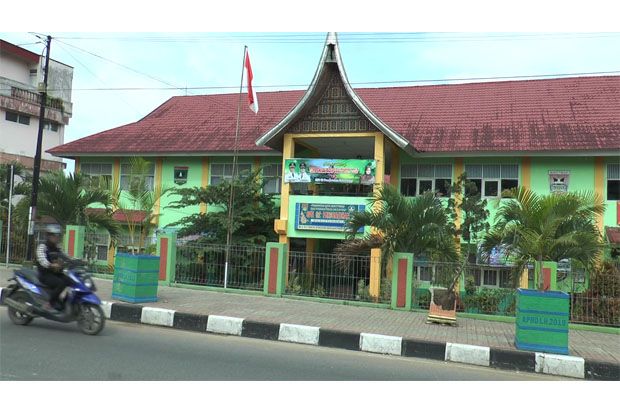 Murid SD di Bukittinggi...